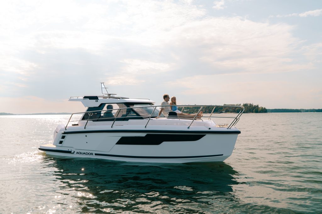 Aquador 250 HT at the Boston Yacht Group dock